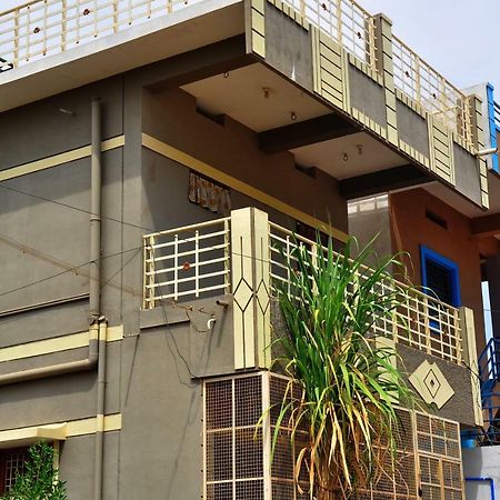 Srinivasa Homestay Хампи Екстериор снимка