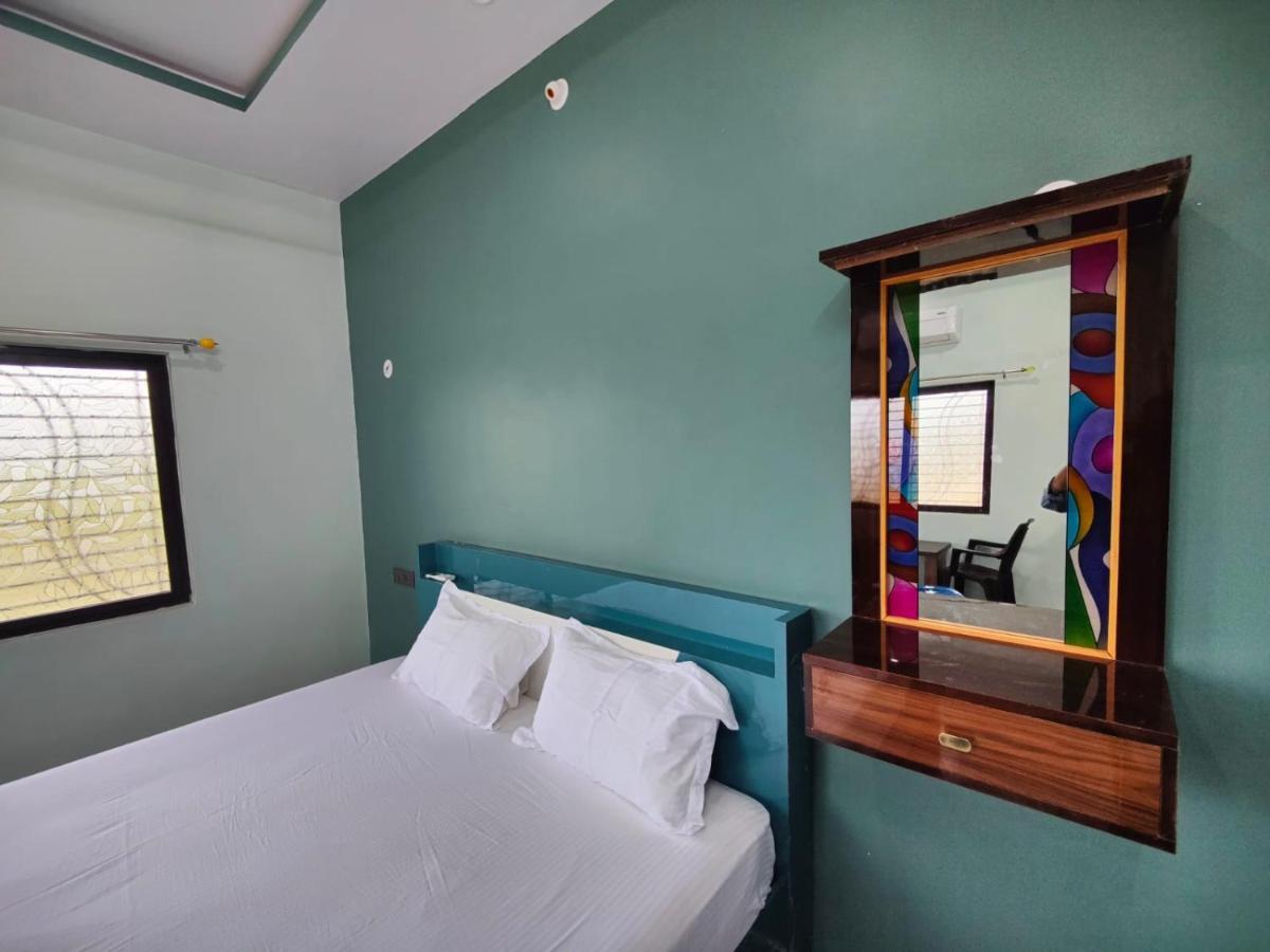 Srinivasa Homestay Хампи Екстериор снимка